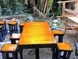 Meja makan dan meja kafe serbaguna