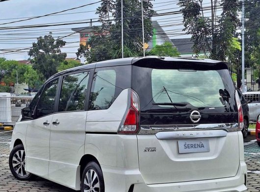 All New Nissan Serena 2.0 L Type HWS Two-tone CVT 2023 (Mobil Keluarga Serba Bisa)