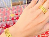Set perhiasan import