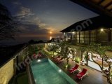 DIJUAL VILLA MEWAH LOKASI DI PINGGIR PANTAI SEMINYAK BALI